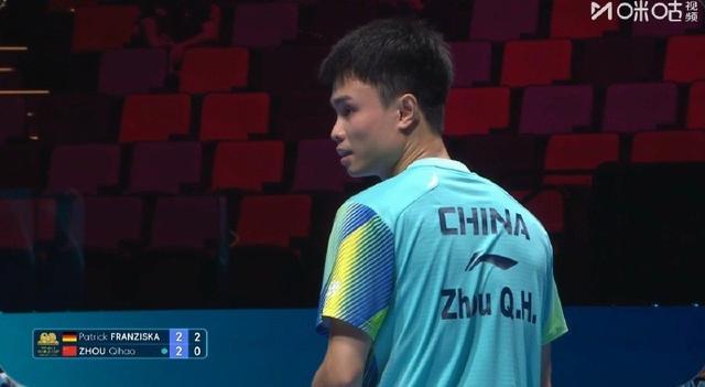 开云体育-周启豪2-3不敌弗朗西斯卡,国乒男队2人晋级澳门世界杯16强